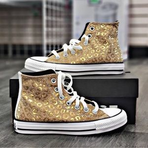 Girls Converse Chuck Taylor Size 5Y